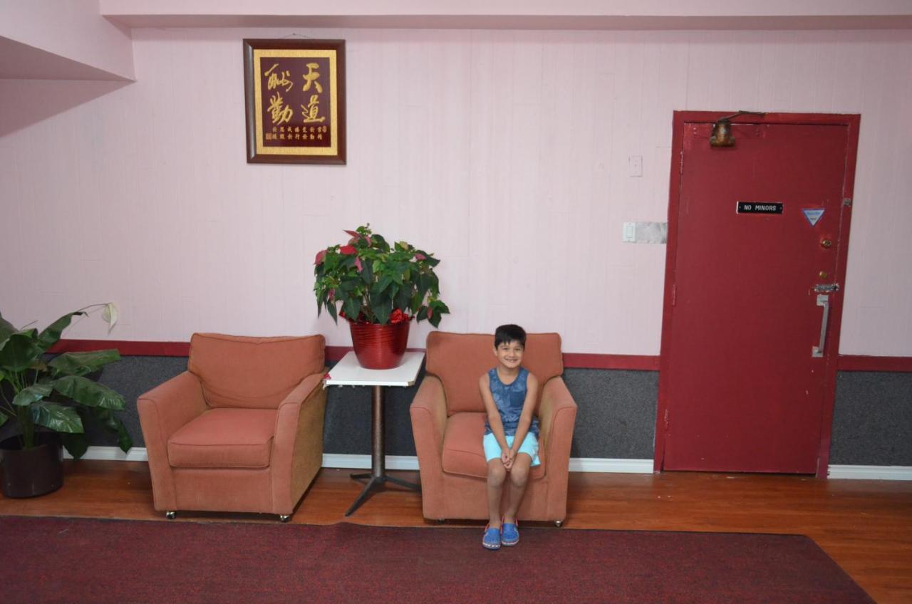 Two Hills Inn Екстер'єр фото
