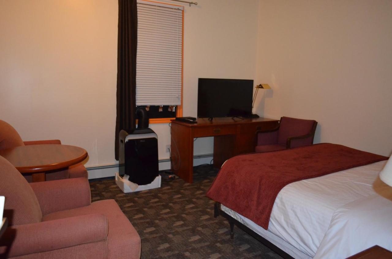 Two Hills Inn Екстер'єр фото